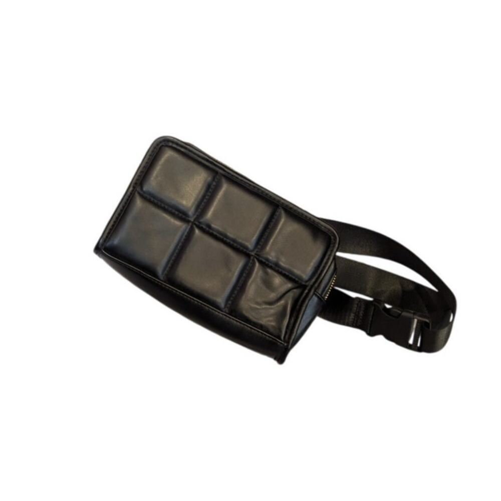 NWT Women's Amanda Uprichard Black Gold Quilted Belt Bag